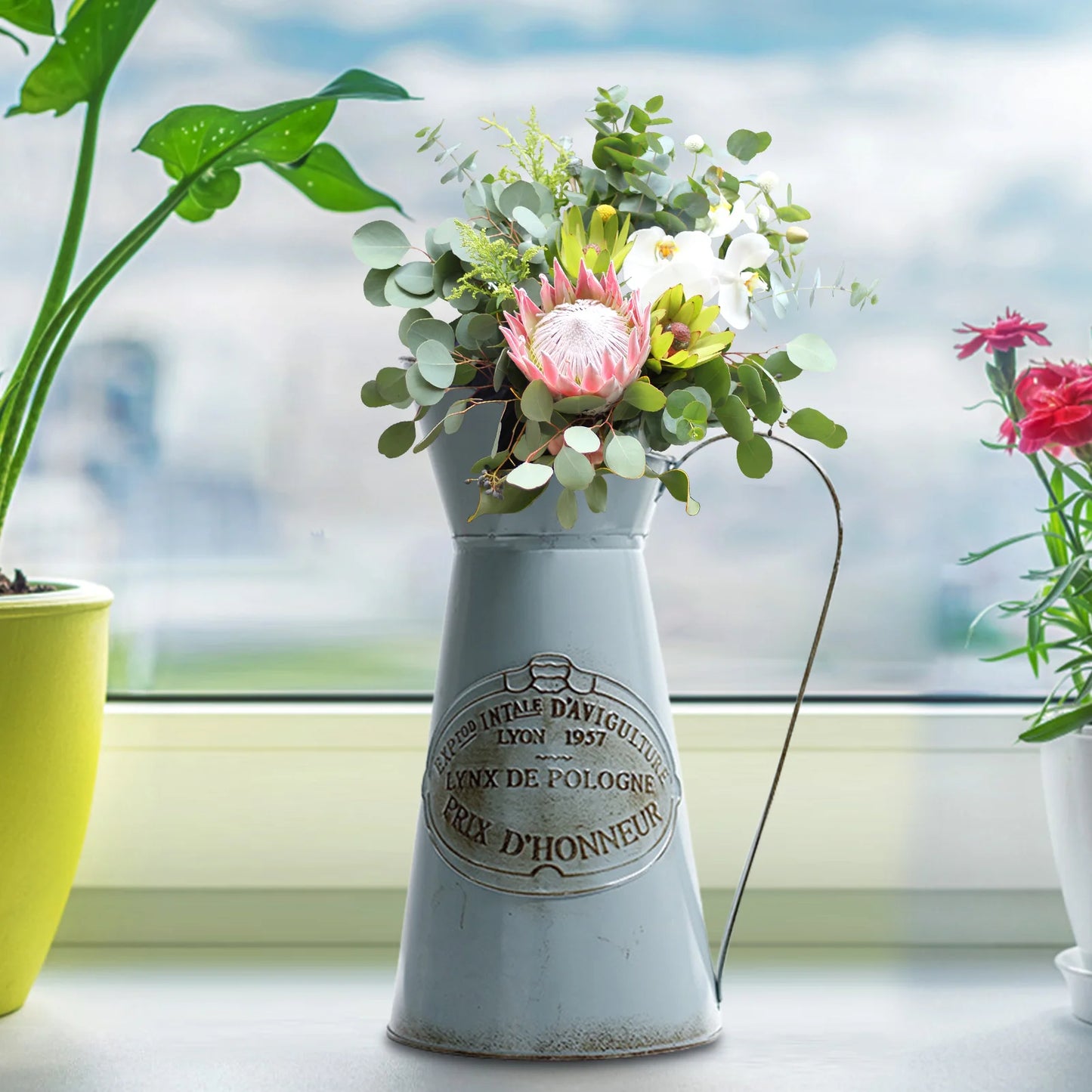 Retro Antique Metal Jug Vase Rustic Farmhouse Flower Pot with Handle for Living Room Garden Decor